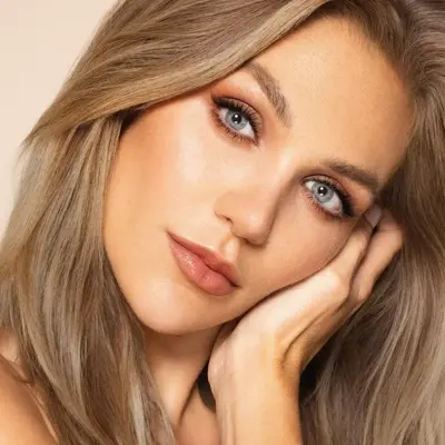 Infinite Face Palette Talc Free view 2